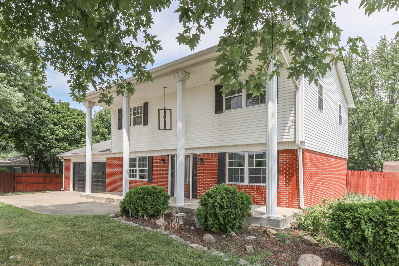 314 West Banta Road Indianapolis, IN 46217 - Photo 4 of 45