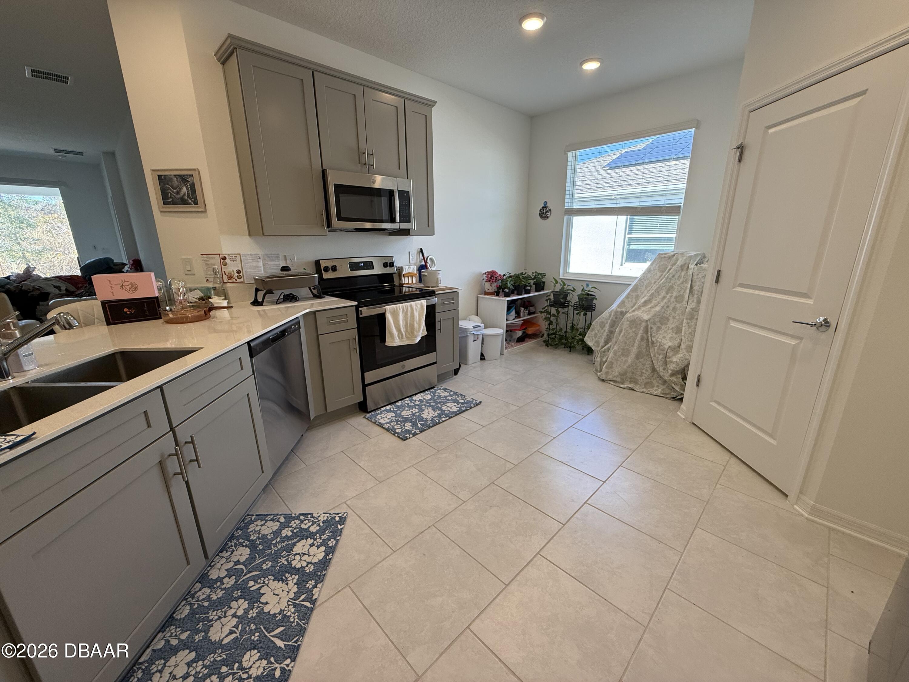 412 Three Oaks Drive Edgewater, FL 32141 - Photo 6 of 22 IMG_7844