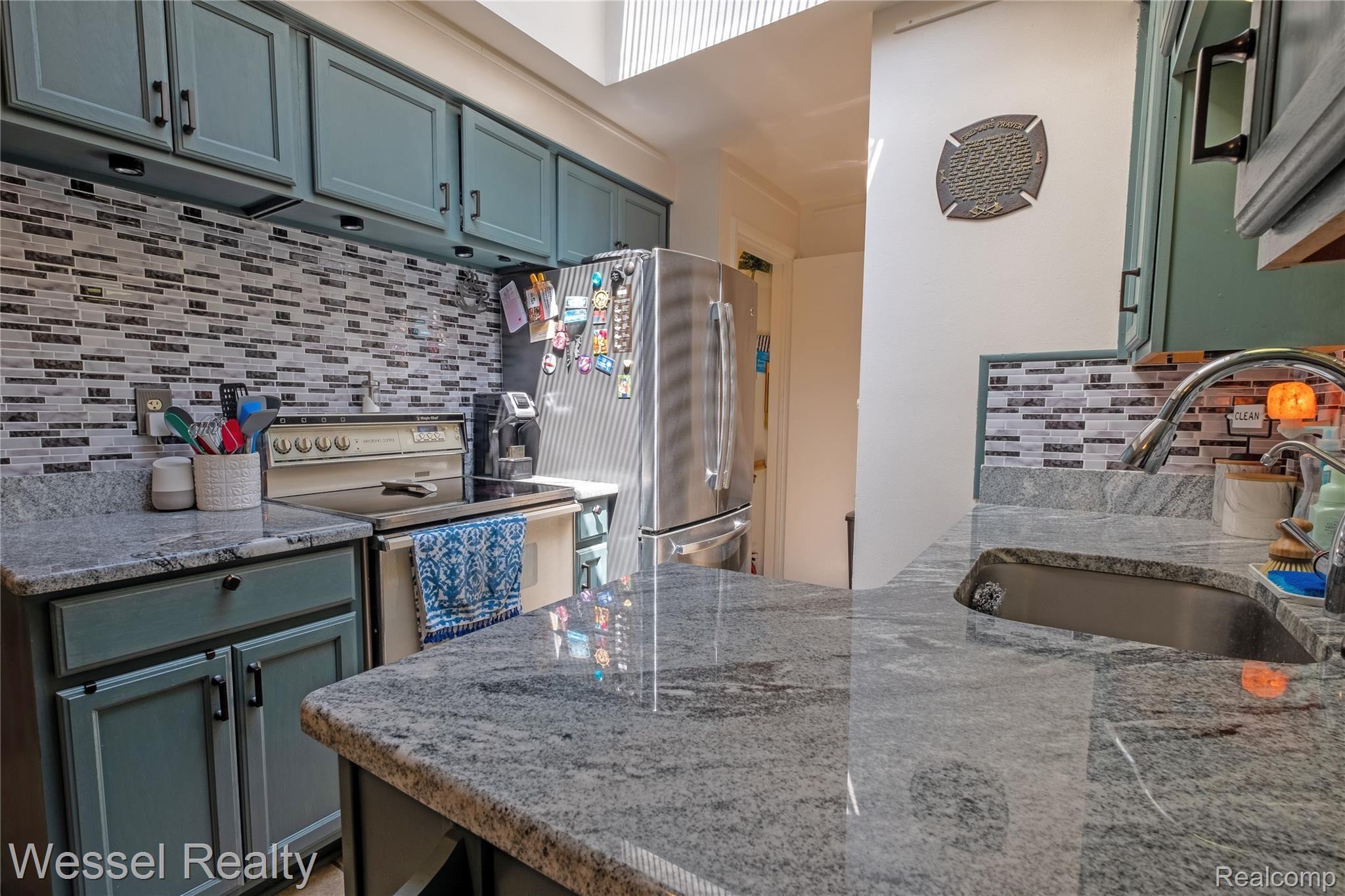 235 Pleasant Street Romeo, MI 48065 - Photo 9 of 36 Pleasant-122.jpg