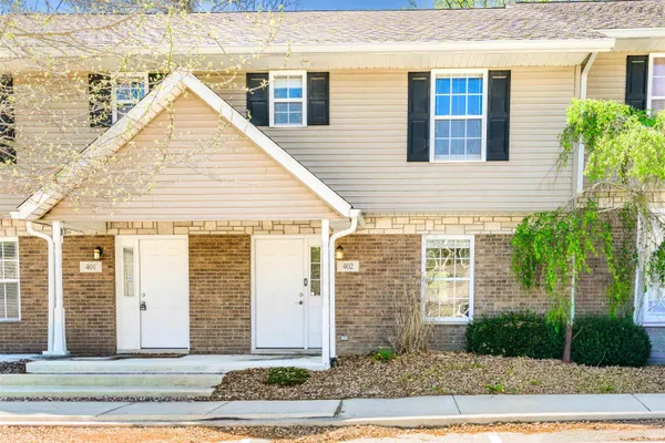 $214,900 | 1250 West Adams Hill Circle, Unit 402, Bloomington, IN 47403