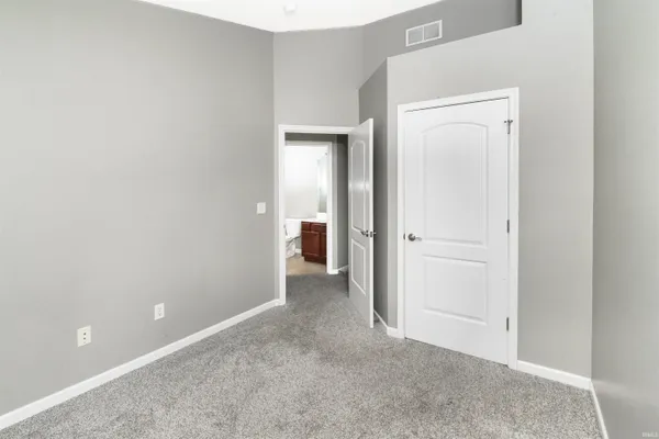 $214,900 | 1250 West Adams Hill Circle, Unit 402, Bloomington, IN 47403