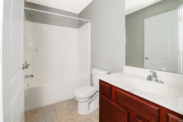 $214,900 | 1250 West Adams Hill Circle, Unit 402, Bloomington, IN 47403