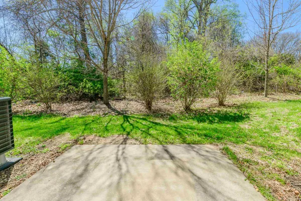 $214,900 | 1250 West Adams Hill Circle, Unit 402, Bloomington, IN 47403