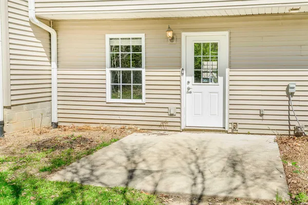 $214,900 | 1250 West Adams Hill Circle, Unit 402, Bloomington, IN 47403