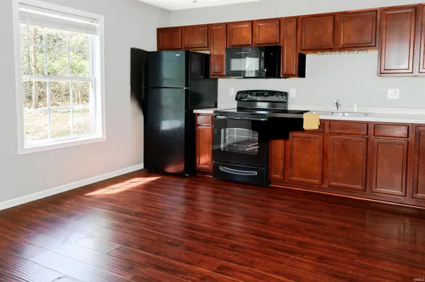 $214,900 | 1250 West Adams Hill Circle, Unit 402, Bloomington, IN 47403