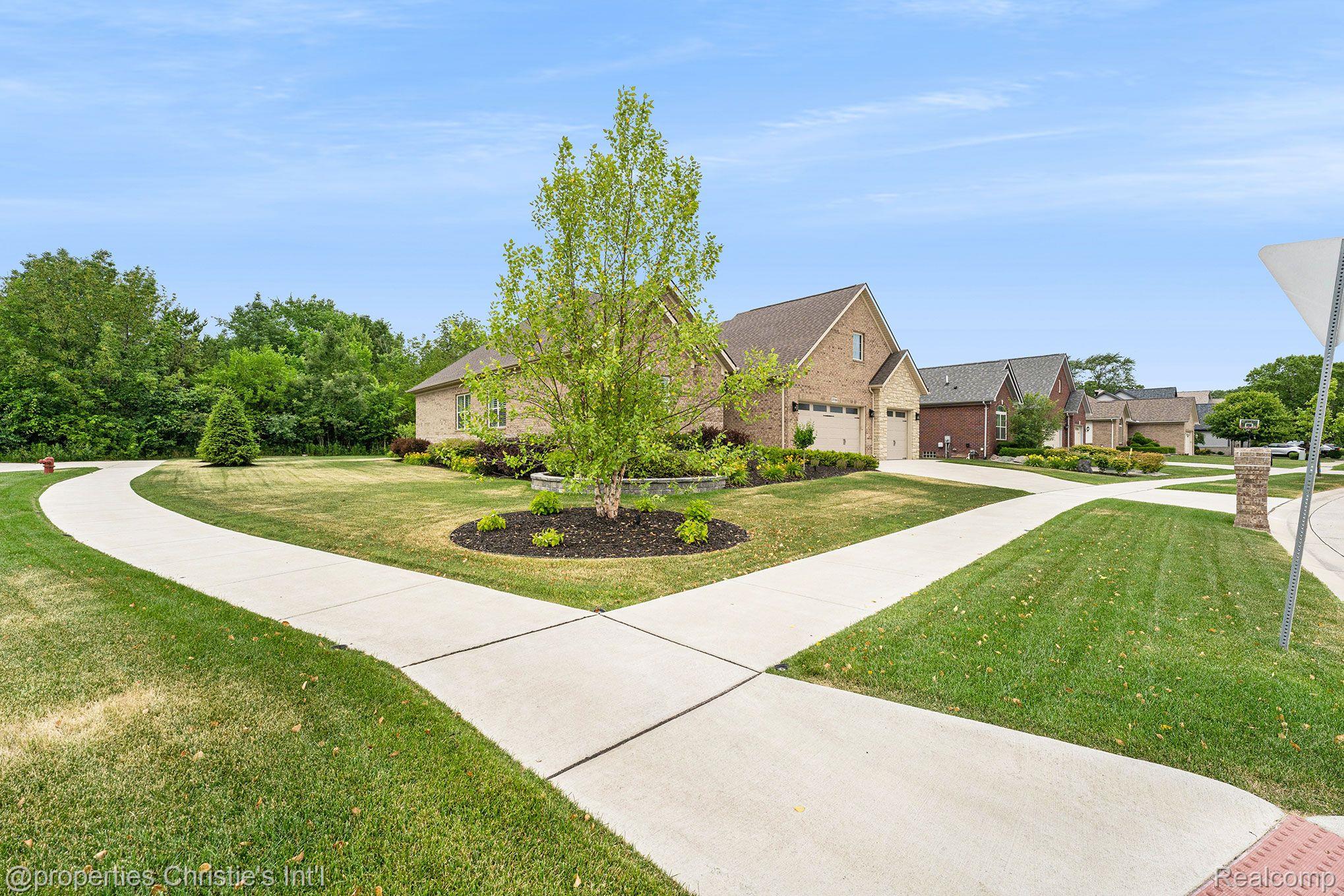 3726 McComb Drive Rochester, MI 48307 - Photo 3 of 23 Gallery Image 3