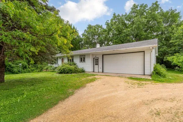 $1,500,000 | 52621 Valley View Circle, Mankato, MN 56003