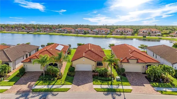 $515,000 | 1575 Santiago Circle, Naples, FL 34113