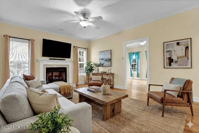 $2,600 | 462 Chadwick Shores Drive, Sneads Ferry, NC 28460