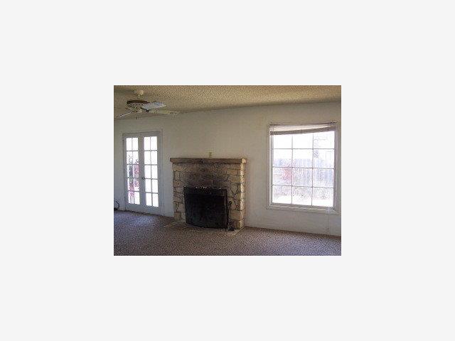 645 Middlefield Road Salinas, CA 93906 - Photo 5 of 9 Gallery Image 5