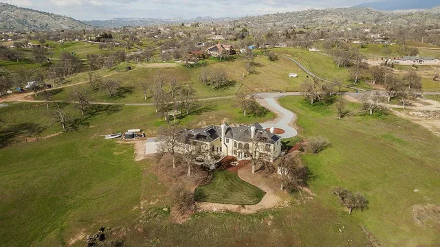 $1,099,000 | 14505 Blue Drake Lane, Prather, CA 93651