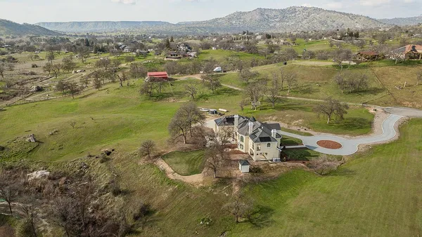 $1,099,000 | 14505 Blue Drake Lane, Prather, CA 93651