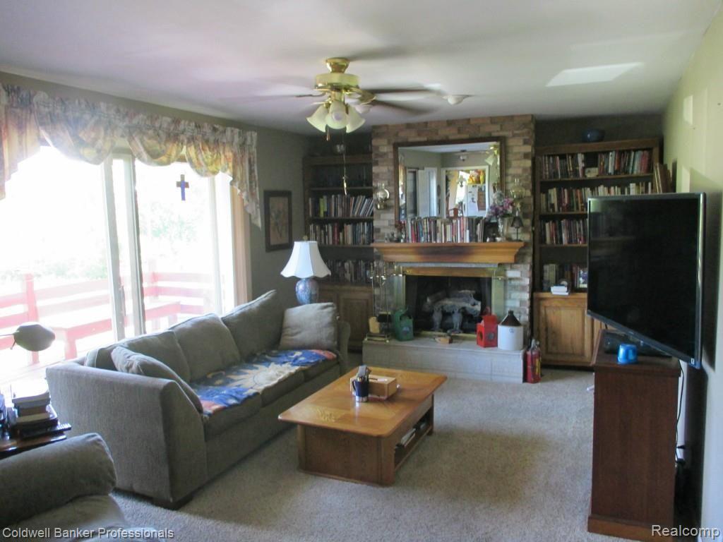 55 Harsen Road Lapeer, MI 48446 - Photo 11 of 62 IMG_0224.jpg