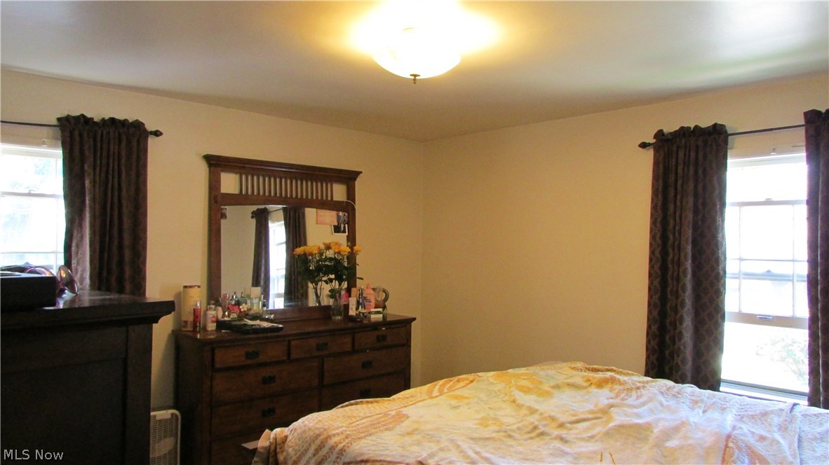 13718 Cedar Road Cleveland, OH 44118 - Photo 5 of 9 Gallery Image 5