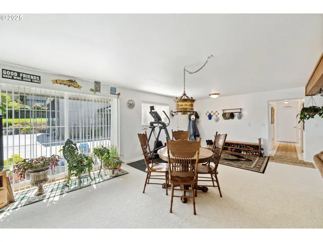 $750,000 | 805 Lisa Place, Coos Bay, OR 97420