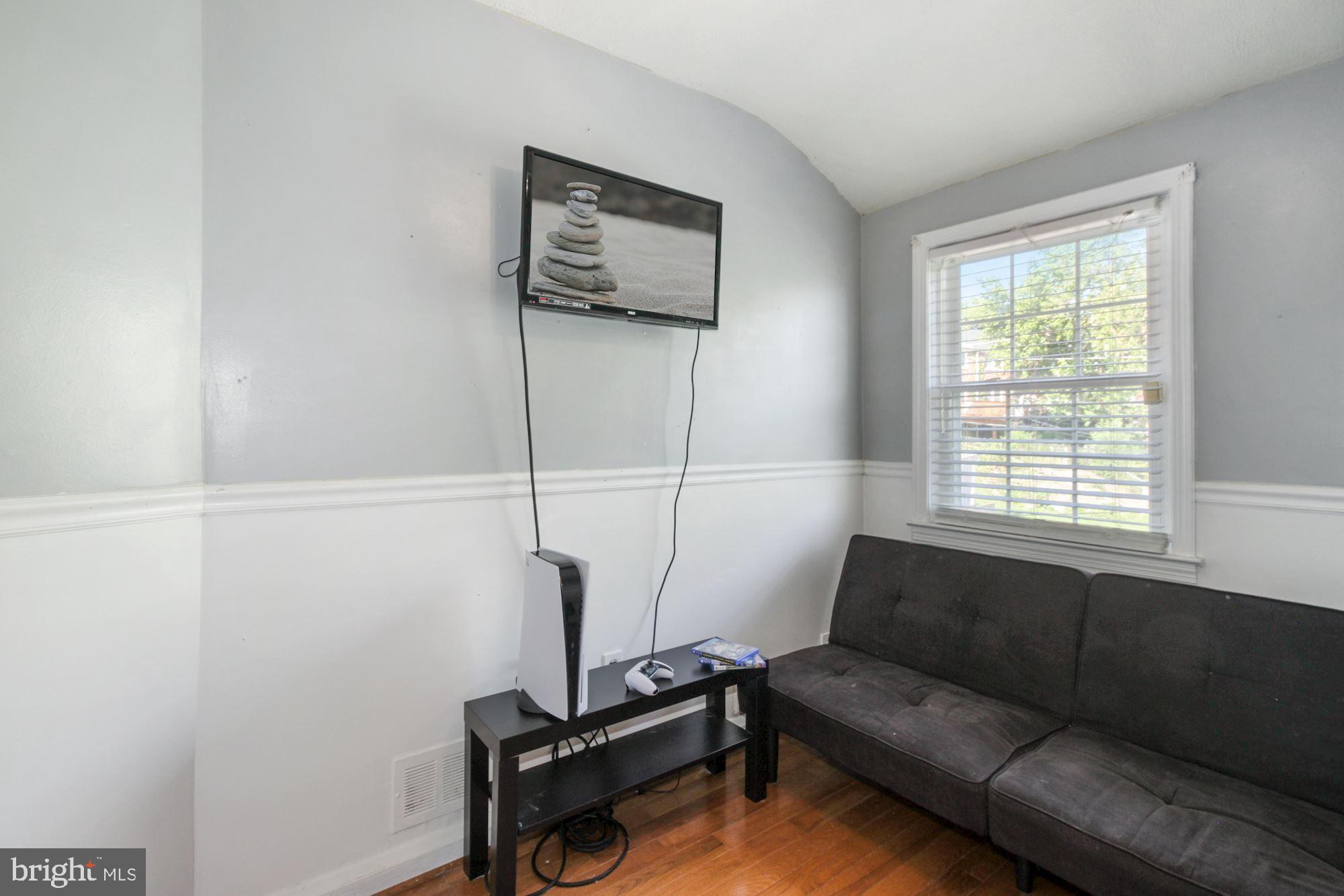6012 Falkirk Road Baltimore, MD 21239 - Photo 10 of 30