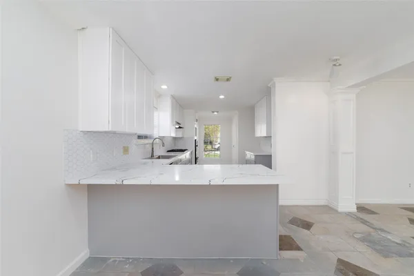 $350,000 | 1114 Bayou Bend Drive, Deer Park, TX 77536