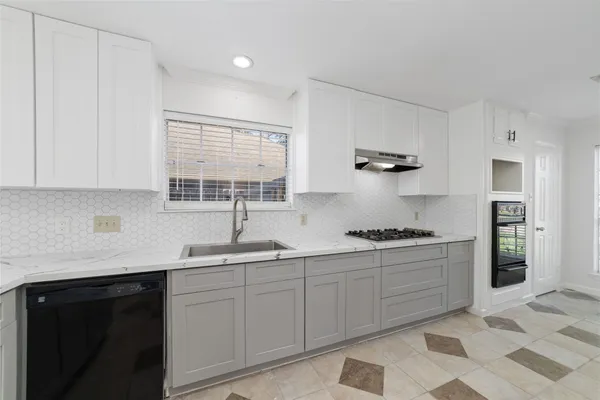 $350,000 | 1114 Bayou Bend Drive, Deer Park, TX 77536