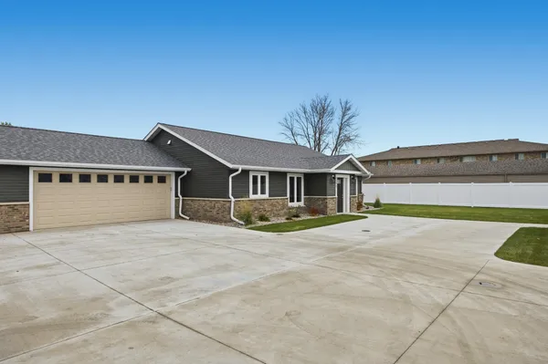 $457,900 | 2332 30th Avenue South, Fargo, ND 58103