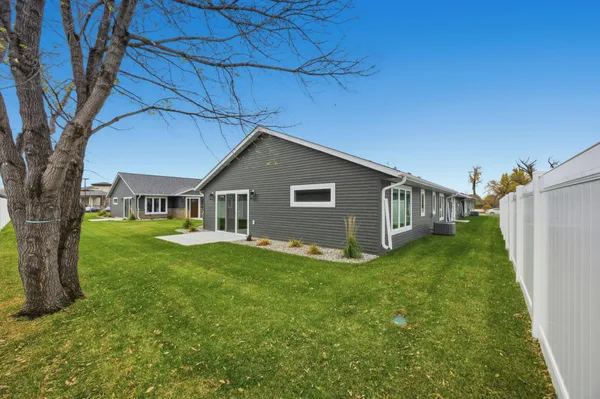 $457,900 | 2332 30th Avenue South, Fargo, ND 58103