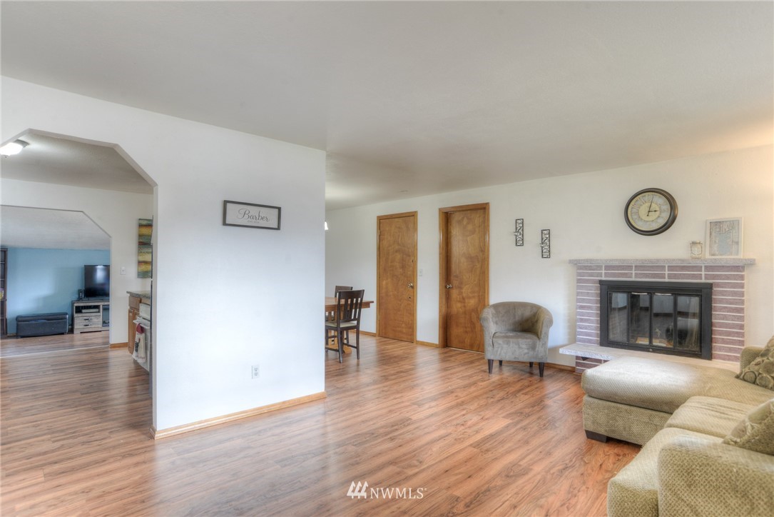 7010 Meridian Road Southeast Olympia, WA 98513 - Photo 5 of 40 Gallery Image 5
