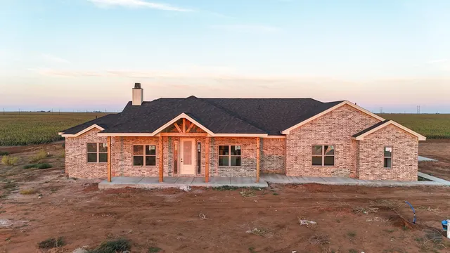 $475,000 | 4084 Hawk Road, Ropesville, TX 79358