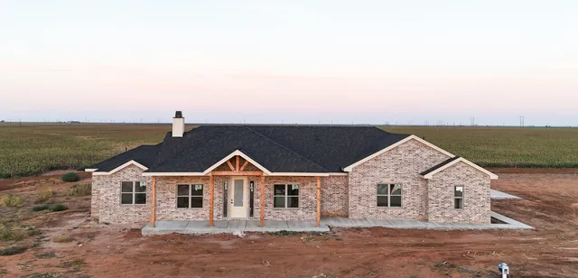 $475,000 | 4084 Hawk Road, Ropesville, TX 79358