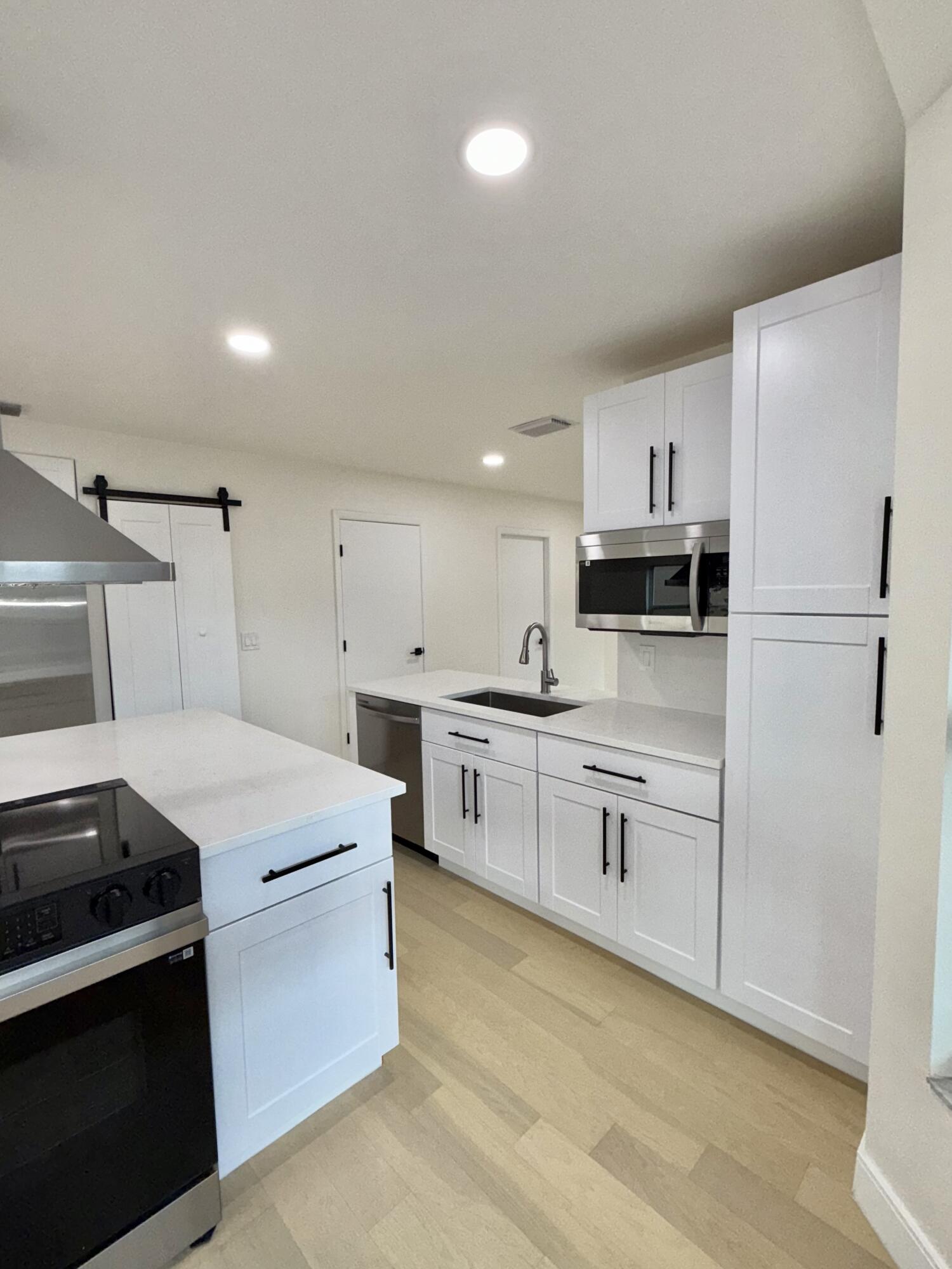 10764 Cypress Lake Terrace Boca Raton, FL 33498 - Photo 10 of 29 Kitchen
