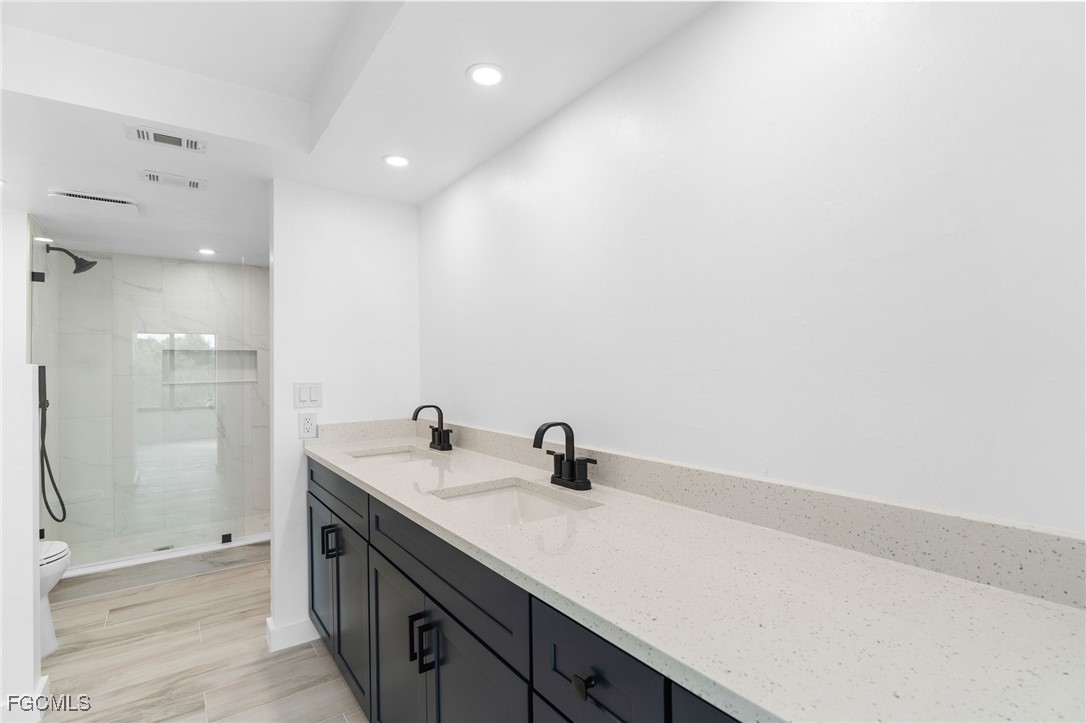 2067 West Lakeview Boulevard, Unit 8 North Fort Myers, FL 33903 - Photo 15 of 25