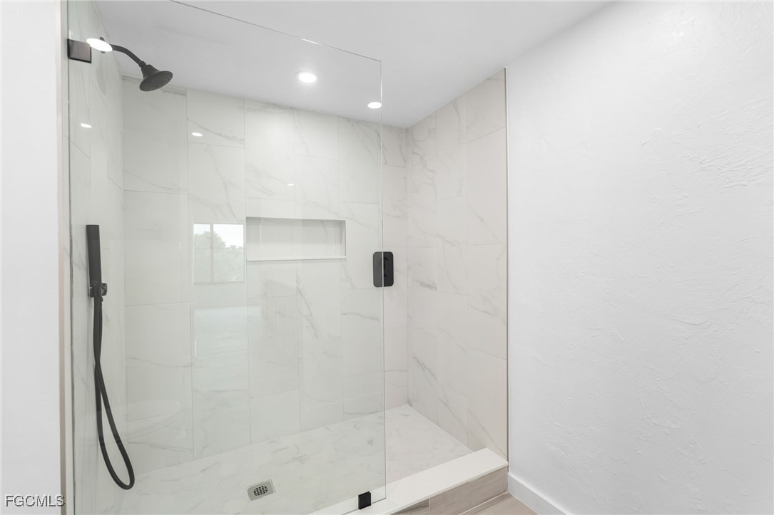 2067 West Lakeview Boulevard, Unit 8 North Fort Myers, FL 33903 - Photo 17 of 25