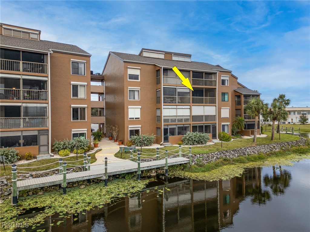 2067 West Lakeview Boulevard, Unit 8 North Fort Myers, FL 33903 - Photo 2 of 25