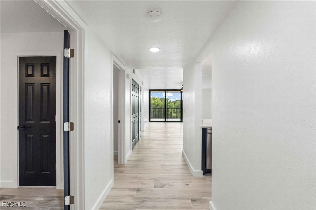 2067 West Lakeview Boulevard, Unit 8 North Fort Myers, FL 33903 - Photo 4 of 25