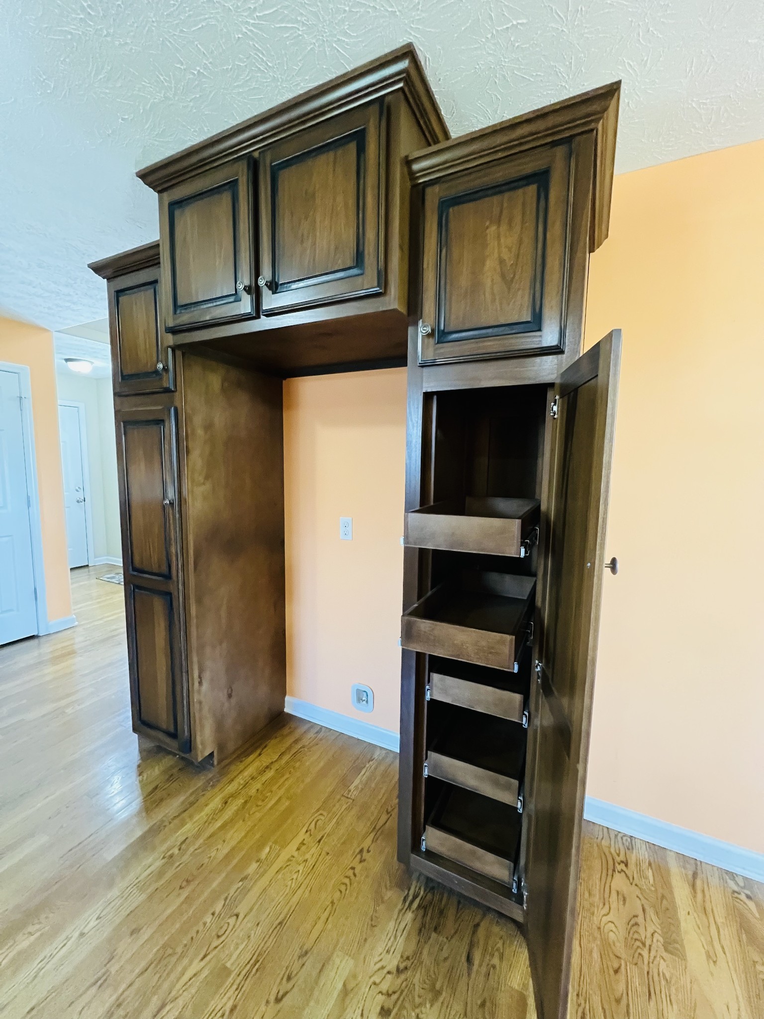 663 Jackson Road Portland, TN 37148 - Photo 17 of 32 a living room with closet