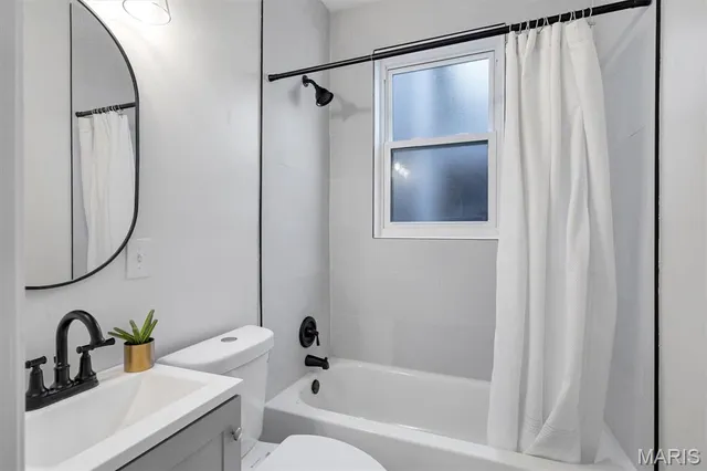 $269,900 | 6752 West Park Avenue, St. Louis, MO 63139