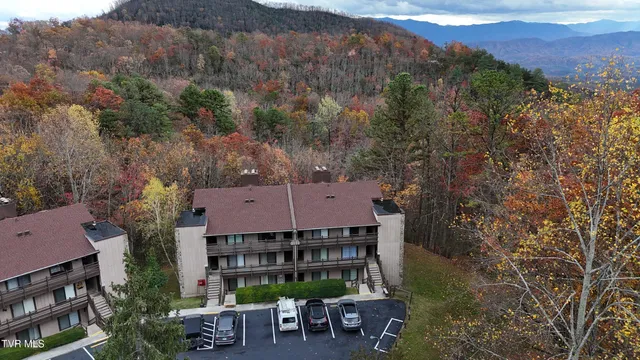 $179,900 | 1081 Cove Road, Unit 1033, Sevierville, TN 37876