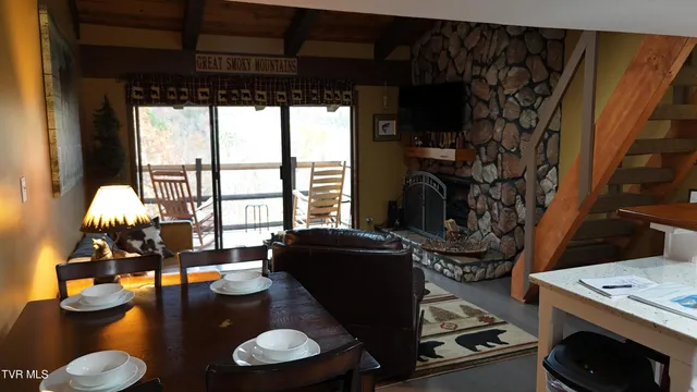 $179,900 | 1081 Cove Road, Unit 1033, Sevierville, TN 37876