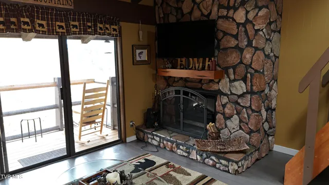 $179,900 | 1081 Cove Road, Unit 1033, Sevierville, TN 37876