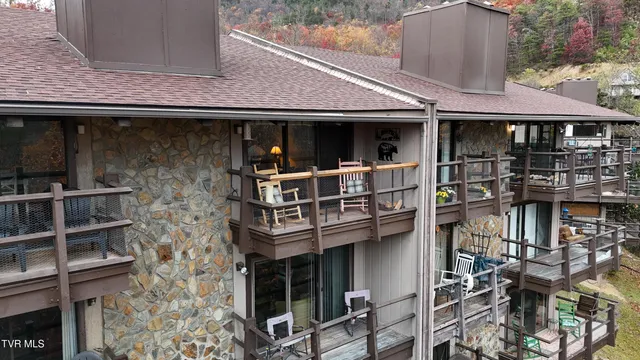 $179,900 | 1081 Cove Road, Unit 1033, Sevierville, TN 37876