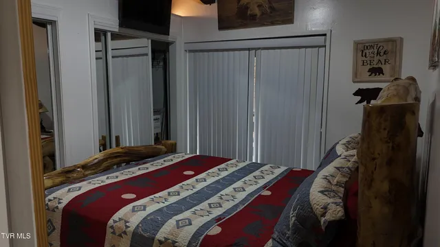 $179,900 | 1081 Cove Road, Unit 1033, Sevierville, TN 37876