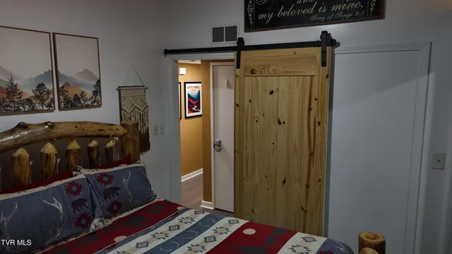 $179,900 | 1081 Cove Road, Unit 1033, Sevierville, TN 37876