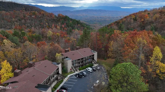 $179,900 | 1081 Cove Road, Unit 1033, Sevierville, TN 37876