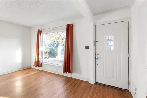 $325,000 | 416 East 81st Street, Kansas City, MO 64131