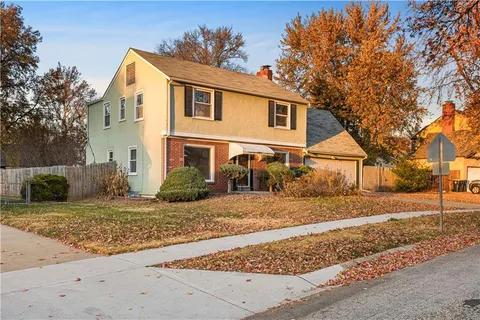 $325,000 | 416 East 81st Street, Kansas City, MO 64131