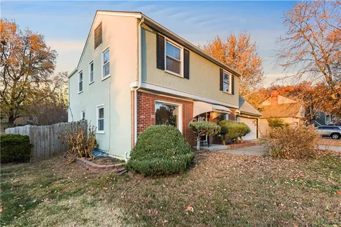 $325,000 | 416 East 81st Street, Kansas City, MO 64131