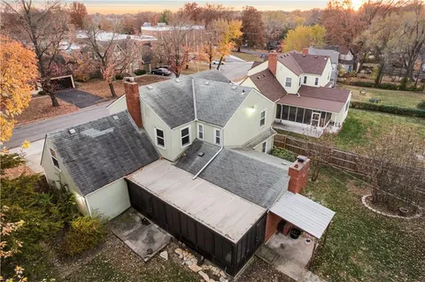 $325,000 | 416 East 81st Street, Kansas City, MO 64131