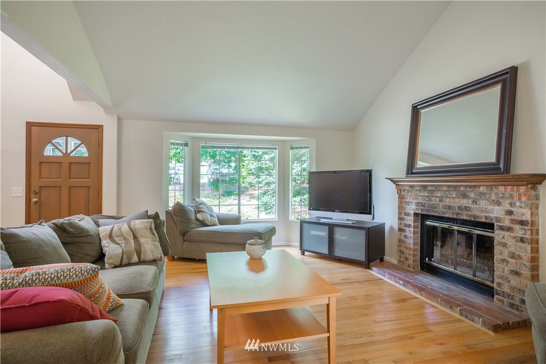 16617 3rd Drive Southeast Bothell, WA 98012 - Photo 4 of 23 Gallery Image 4