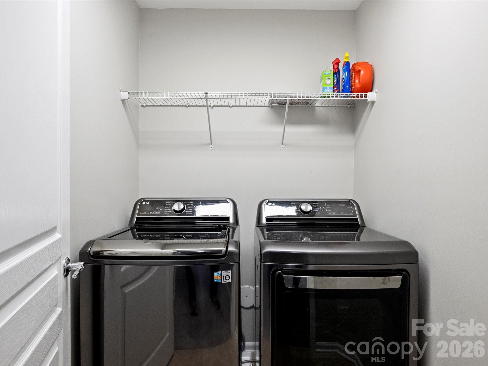 15544 Canmore Street Charlotte, NC 28277 - Photo 22 of 36 a kitchen with a stove and a microwave