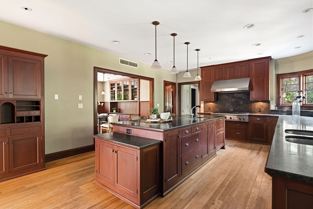 21 Jeffrey Road Wayland, MA 01778 - Photo 9 of 20 Gallery Image 9