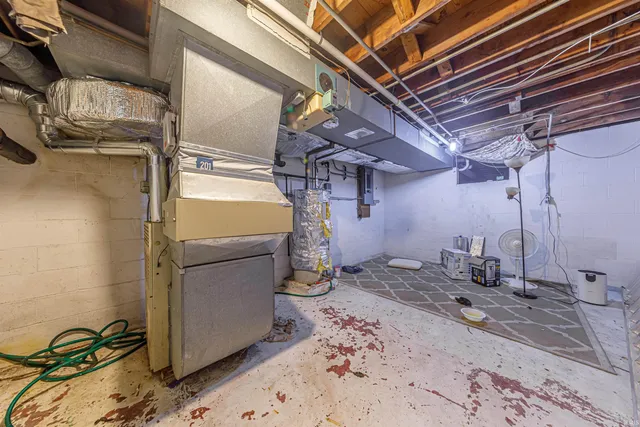 $345,000 | 210 East Main Street, Newburgh, IN 47630