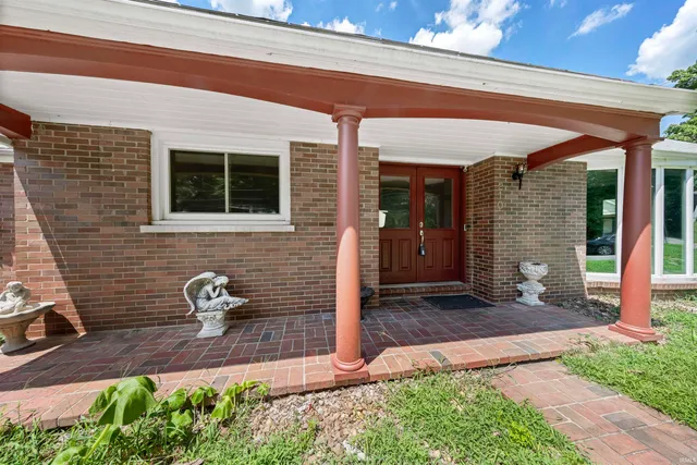 $345,000 | 210 East Main Street, Newburgh, IN 47630